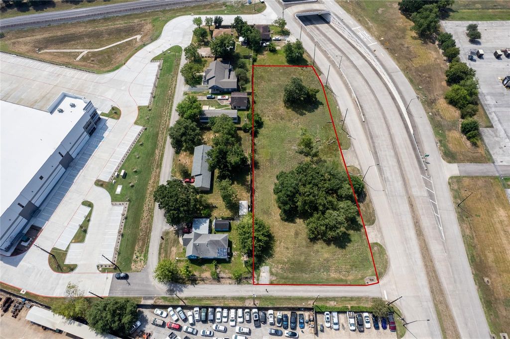 14027 Stafford Road, Stafford, TX 77477