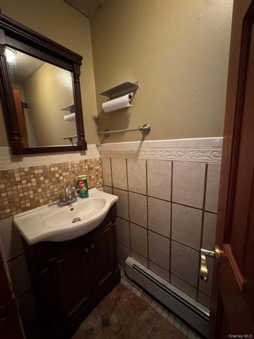 41 Broadway, Shirley, NY 11967