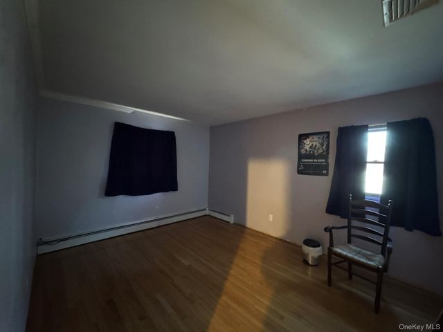 41 Broadway, Shirley, NY 11967