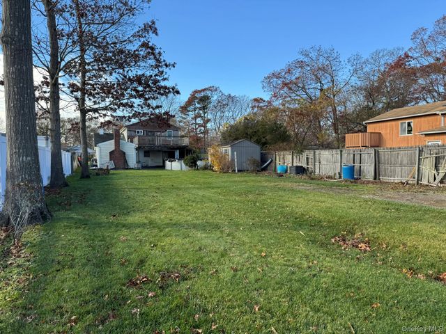 41 Broadway, Shirley, NY 11967