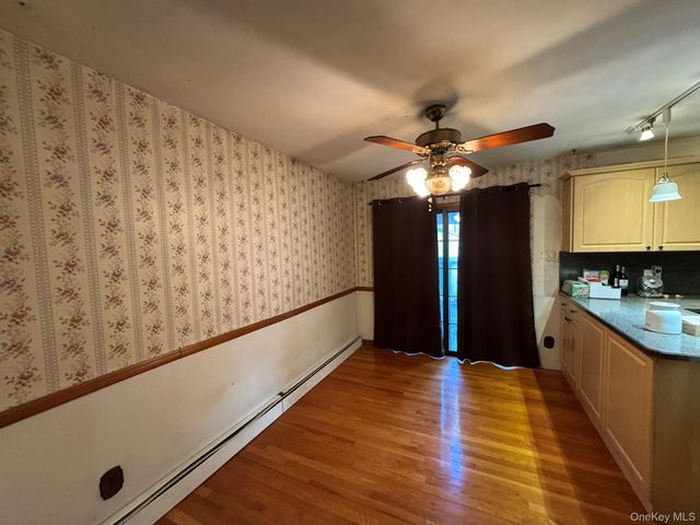 41 Broadway, Shirley, NY 11967