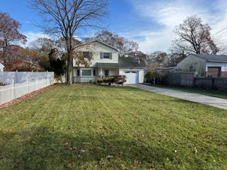 41 Broadway, Shirley, NY 11967