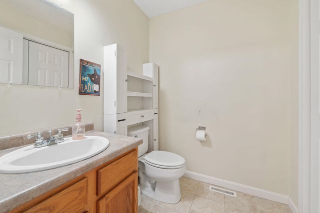 733 South Stark Highway, Weare, NH 03281