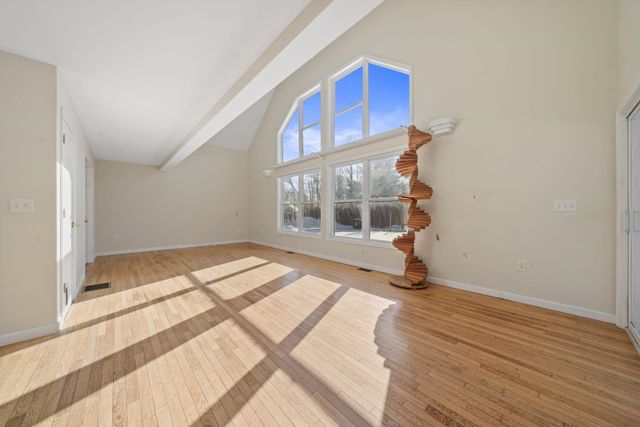 733 South Stark Highway, Weare, NH 03281