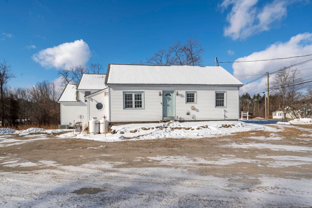 733 South Stark Highway, Weare, NH 03281