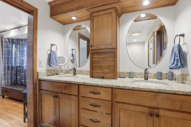 11505 N Lancelot Dr, Spokane, WA 99218