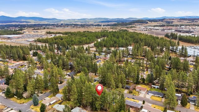 11505 N Lancelot Dr, Spokane, WA 99218