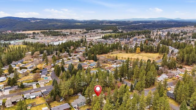 11505 N Lancelot Dr, Spokane, WA 99218