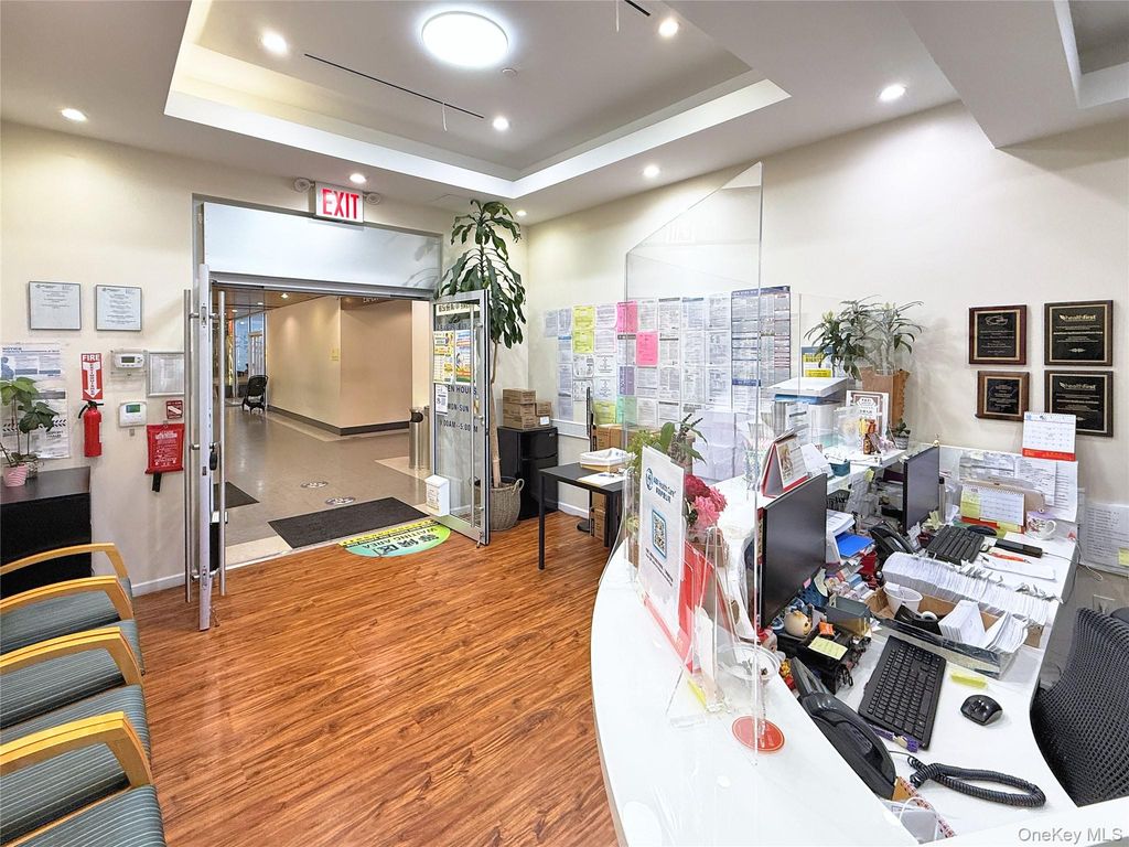 131-07 40th Road E09, Flushing, NY 11354 — photo 5
