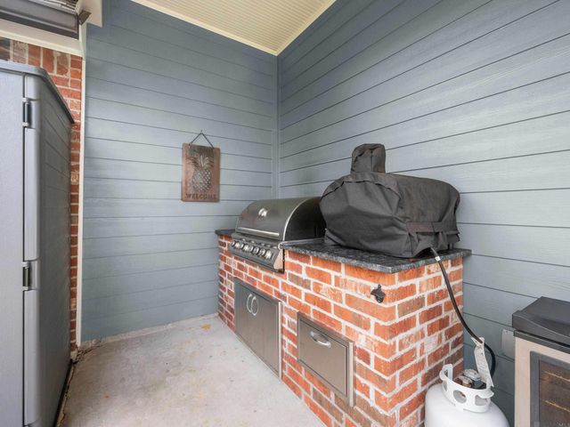 19910 Stone Hill Dr, Denham Springs, LA 70726