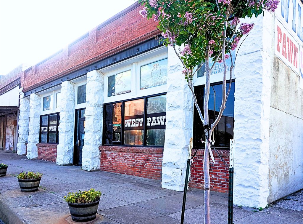 117 E Houston Street, Sherman, TX 75090