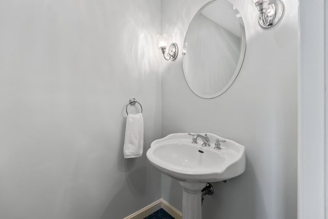 73 Hillando Drive, Shrewsbury, MA 01545