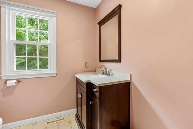 73 Hillando Drive, Shrewsbury, MA 01545