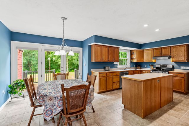 73 Hillando Drive, Shrewsbury, MA 01545