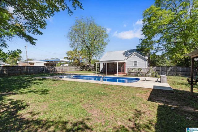 2013 2ND AVENUE N, Clanton, AL 35045