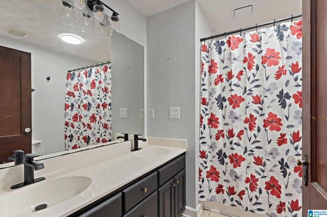 2013 2ND AVENUE N, Clanton, AL 35045