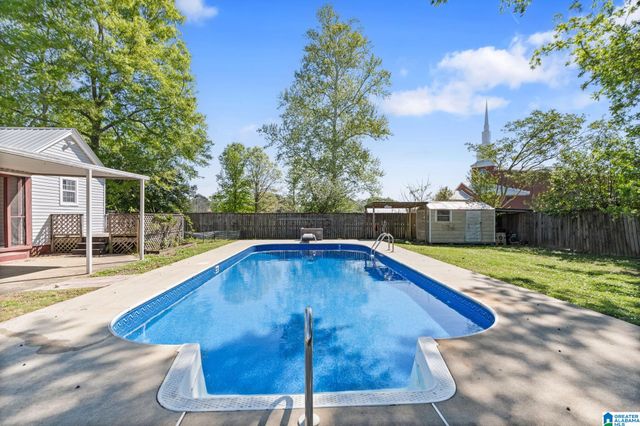 2013 2ND AVENUE N, Clanton, AL 35045