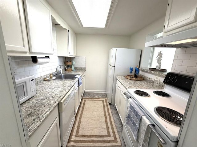 186 Thalia Trace DR, Virginia Beach, VA 23452