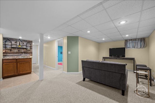 1024 Maple Lane, Batavia, IL 60510
