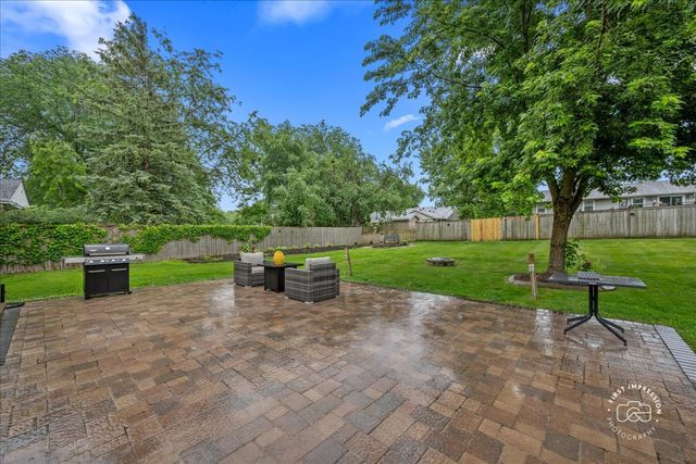 1024 Maple Lane, Batavia, IL 60510