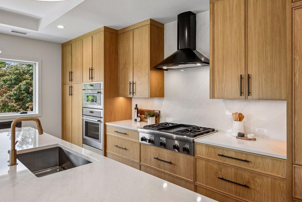 150 Broadway Avenue S 2B, Wayzata, MN 55391 — photo 5