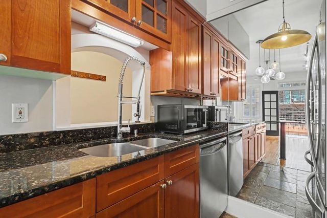 908 Juniper NE Street 206, Atlanta, GA 30309