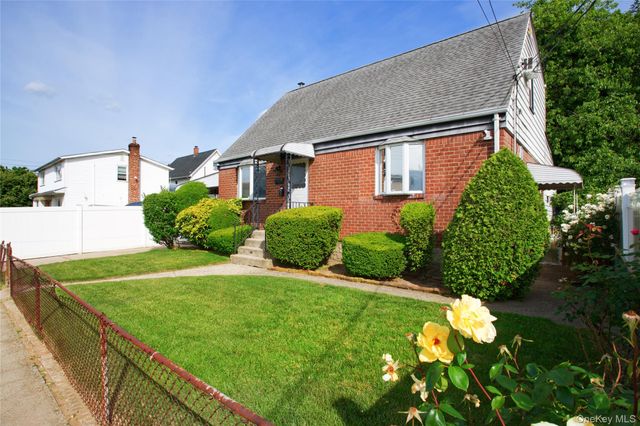 13819 Caney Lane, Rosedale, NY 11422