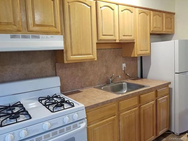 13819 Caney Lane, Rosedale, NY 11422