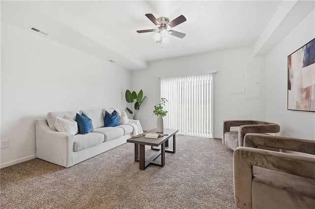 3305 N 103rd Place, Kansas City, KS 66109