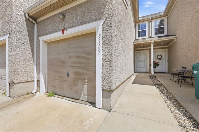 3305 N 103rd Place, Kansas City, KS 66109