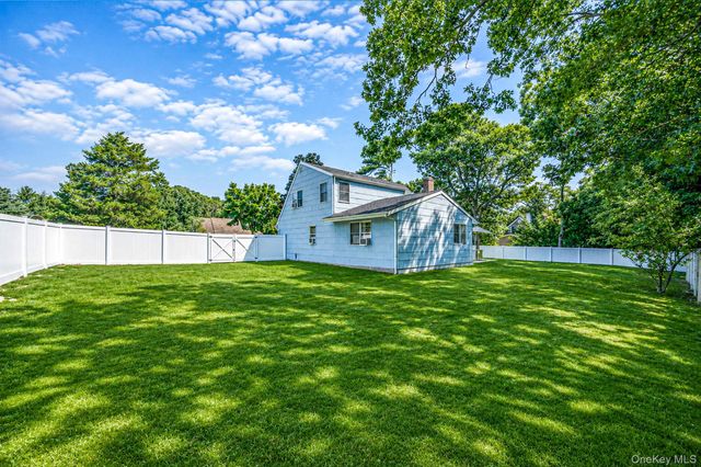 688 Hawkins Road E, Coram, NY 11727