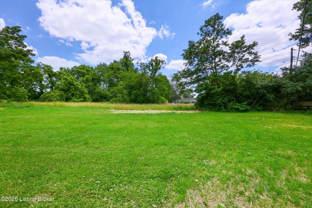 315 Pin Oak Dr, Lawrenceburg, KY 40342