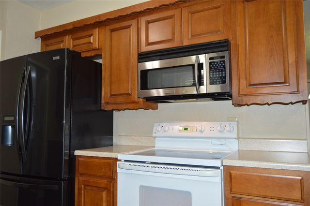 3321 Eastland Avenue, Greenville, TX 75402