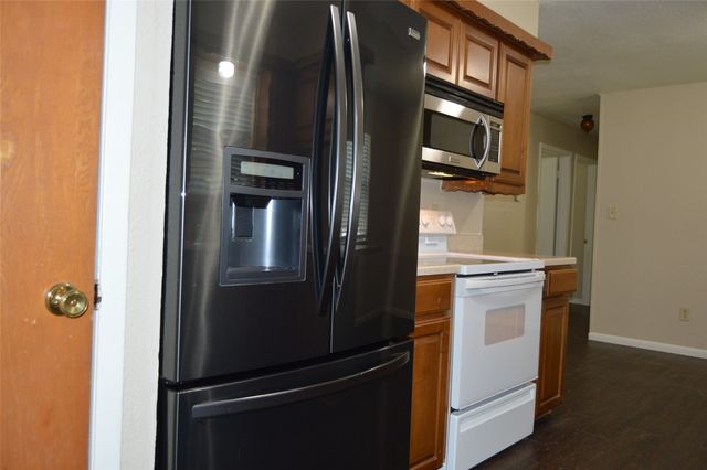 3321 Eastland Avenue, Greenville, TX 75402