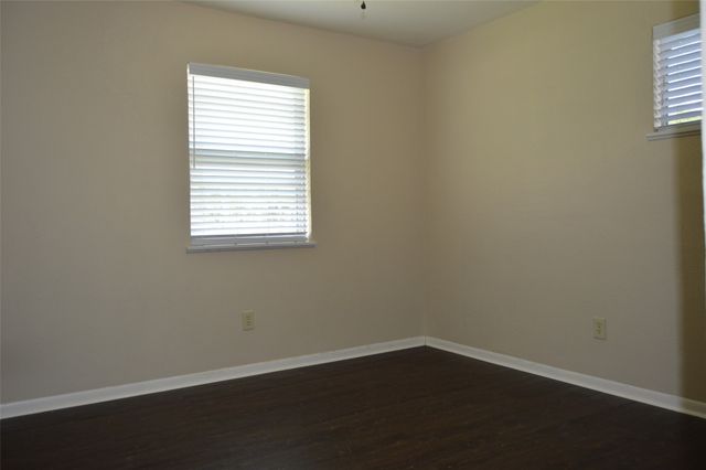 3321 Eastland Avenue, Greenville, TX 75402