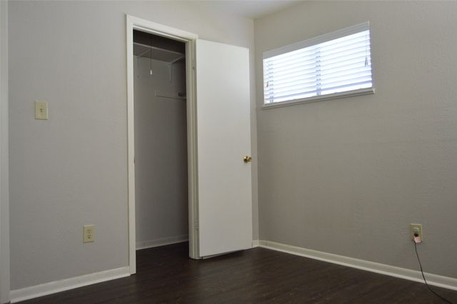 3321 Eastland Avenue, Greenville, TX 75402