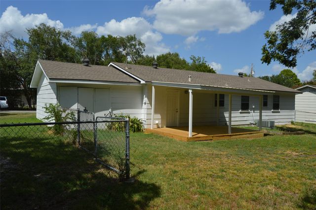 3321 Eastland Avenue, Greenville, TX 75402
