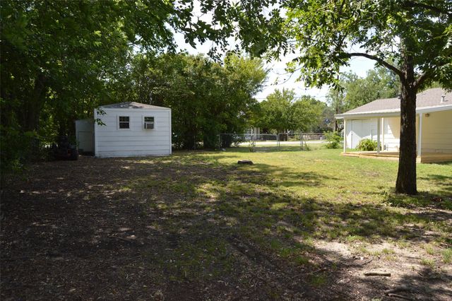 3321 Eastland Avenue, Greenville, TX 75402