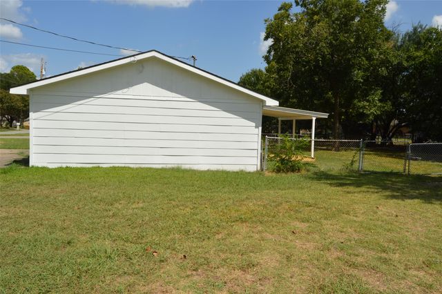 3321 Eastland Avenue, Greenville, TX 75402