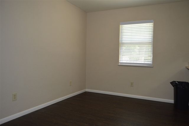 3321 Eastland Avenue, Greenville, TX 75402