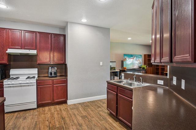 1226 Newsome Glenn Drive, Houston, TX 77090