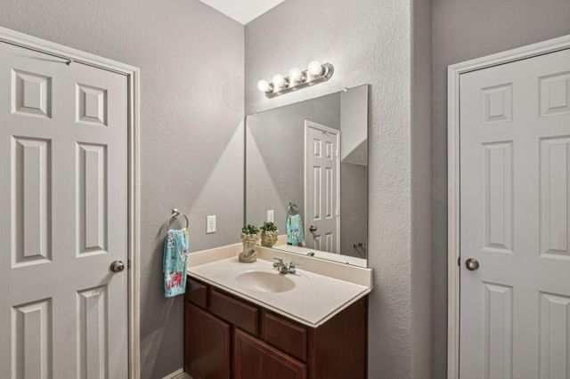 1226 Newsome Glenn Drive, Houston, TX 77090