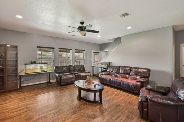 1226 Newsome Glenn Drive, Houston, TX 77090