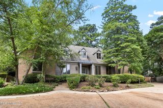 13 Highland Meadows Drive, Jackson, MS 39211