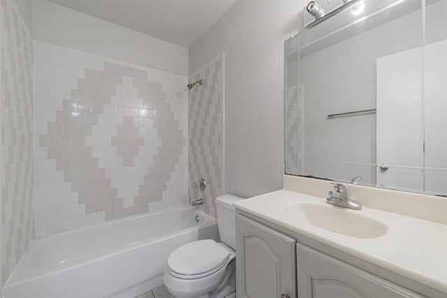 17211 Wagganner Drive, Hockley, TX 77447