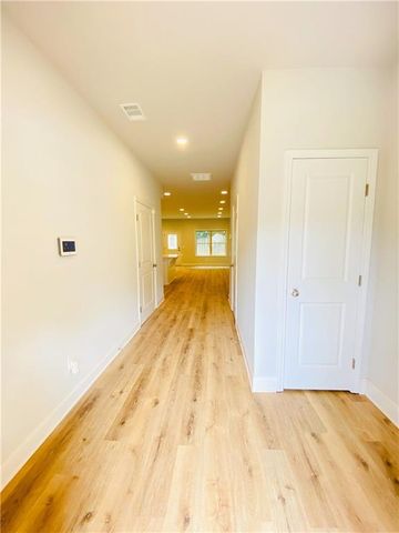 1095 North Village Drive, Decatur, GA 30032