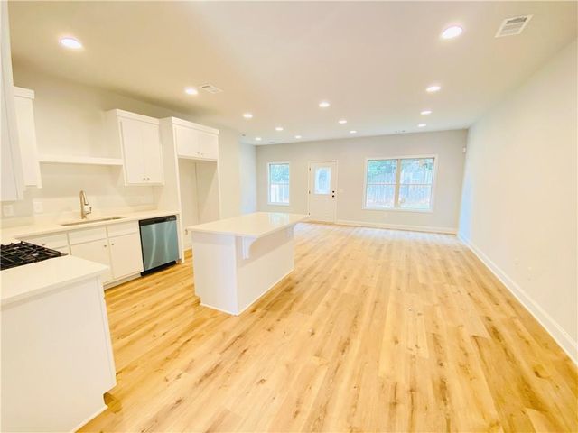 1095 North Village Drive, Decatur, GA 30032