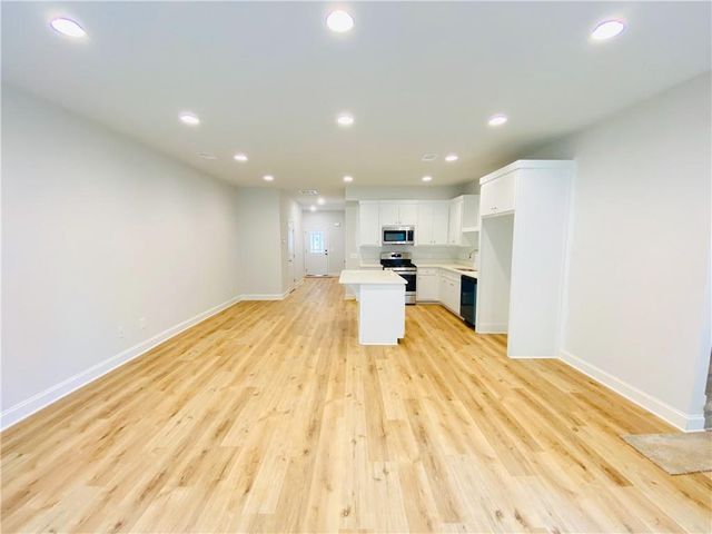 1095 North Village Drive, Decatur, GA 30032