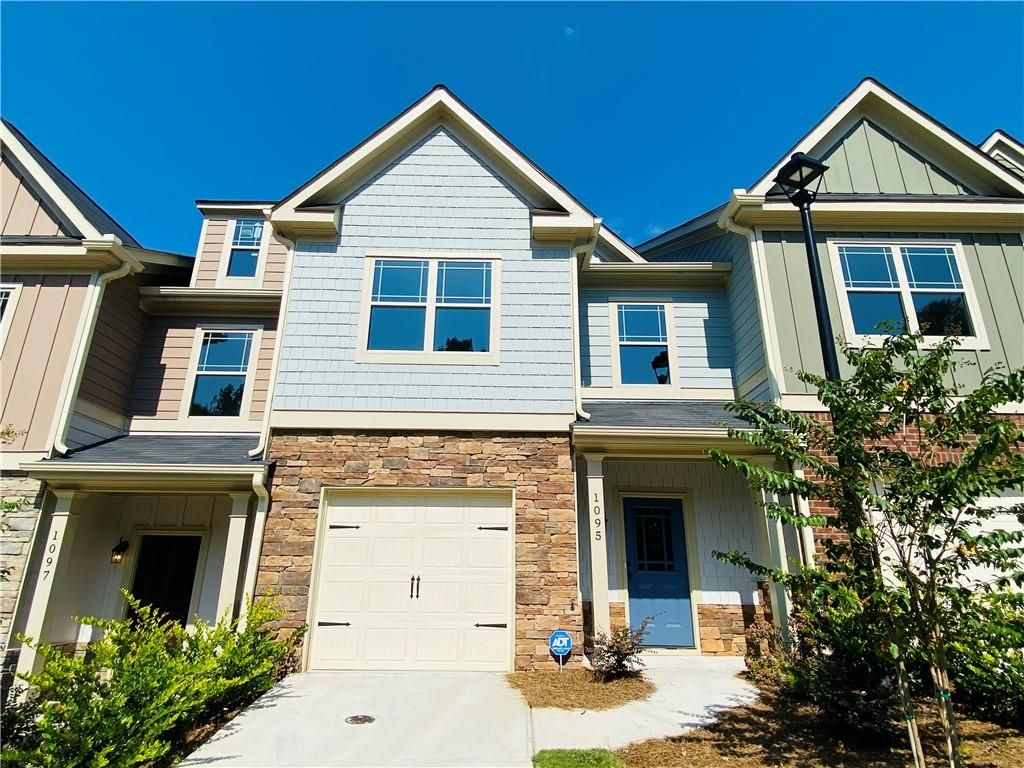 1095 North Village Drive, Decatur, GA 30032