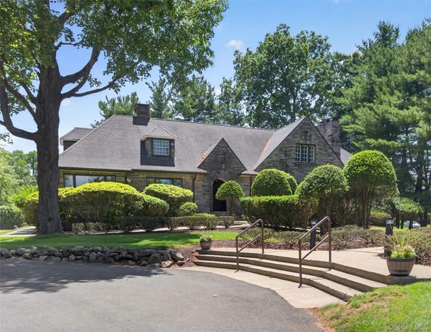 20 Fox Court, Suffern, NY 10901